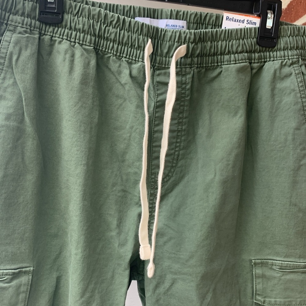 Old Navy Relaxed Slim Pants - Picture 2 of 6